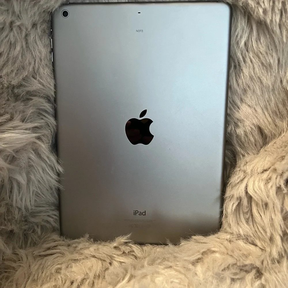 Apple iPad - Black Frame. $60 IF UOU BUY TODAY